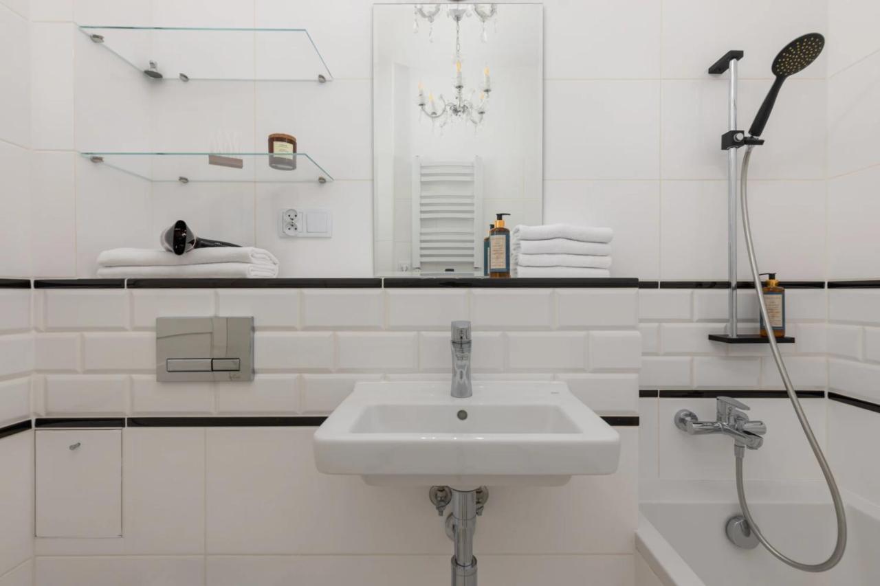 Przestronny Apartament Z Widokiem Na Miasto W Warszawie Warsaw Luaran gambar