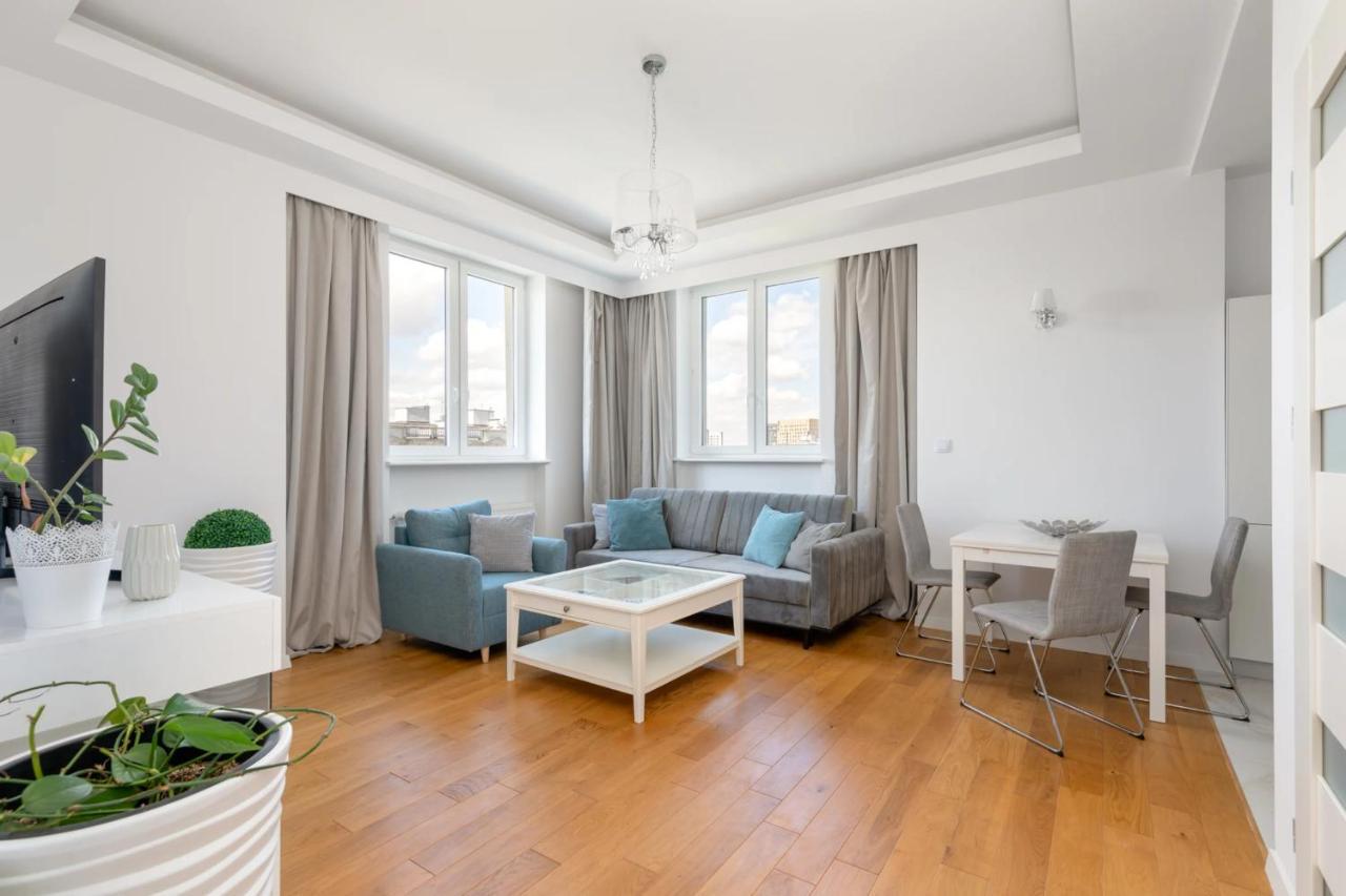 Przestronny Apartament Z Widokiem Na Miasto W Warszawie Warsaw Luaran gambar