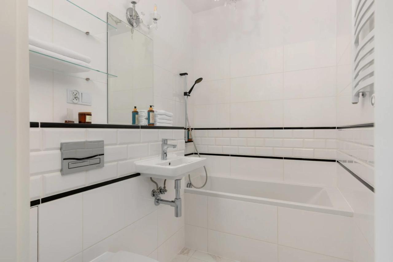 Przestronny Apartament Z Widokiem Na Miasto W Warszawie Warsaw Luaran gambar
