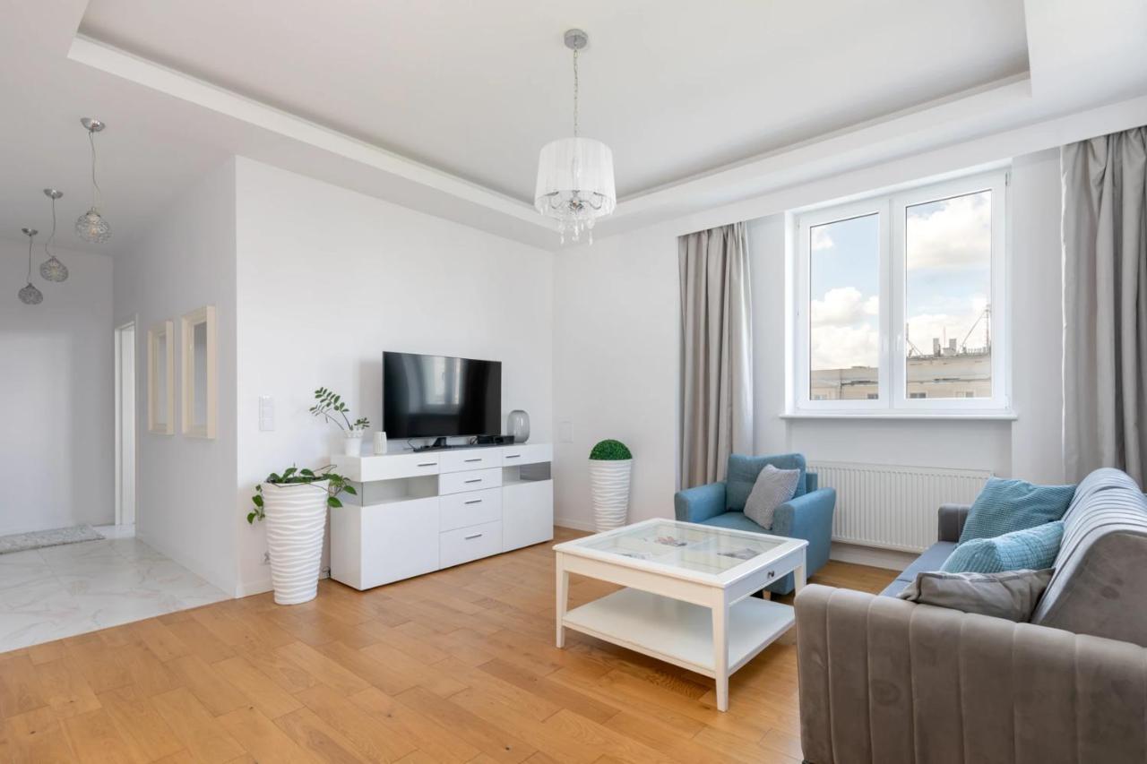 Przestronny Apartament Z Widokiem Na Miasto W Warszawie Warsaw Luaran gambar